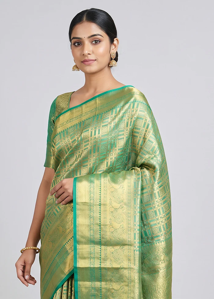 Green Handloom Kanchipuram Pure Silk Saree With Blouse Piece - Image 2