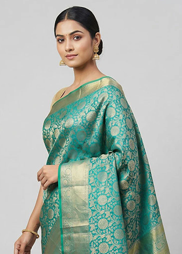 Green Handloom Kanchipuram Pure Silk Saree With Blouse Piece - Image 2