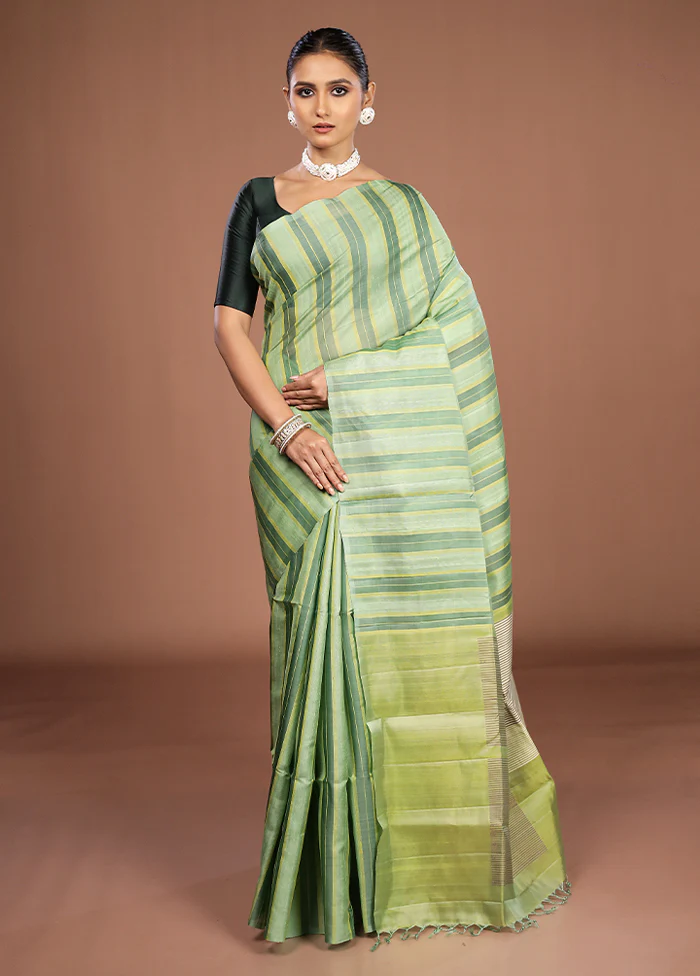 Green Handloom Kanchipuram Pure Silk Saree With Blouse Piece - Image 2