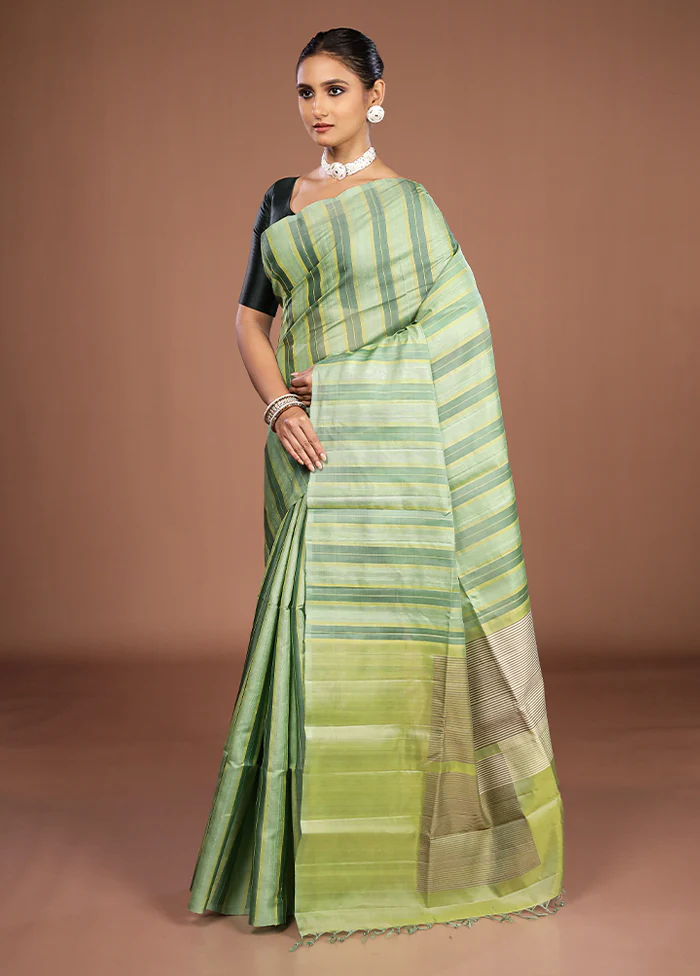 Green Handloom Kanchipuram Pure Silk Saree With Blouse Piece - Image 4