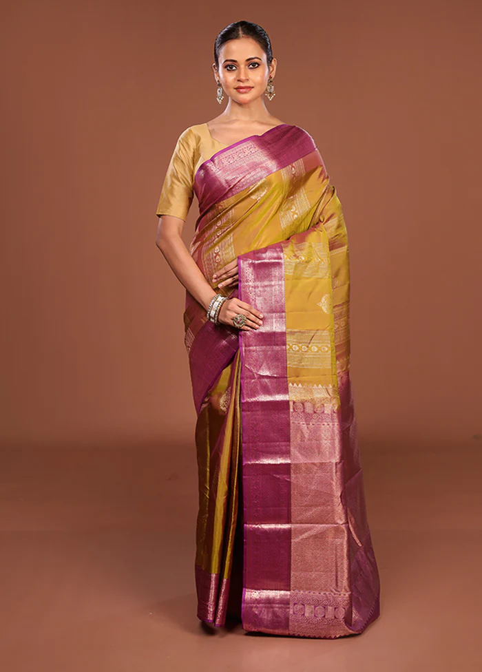 Green Handloom Kanchipuram Pure Silk Saree With Blouse Piece - Image 2