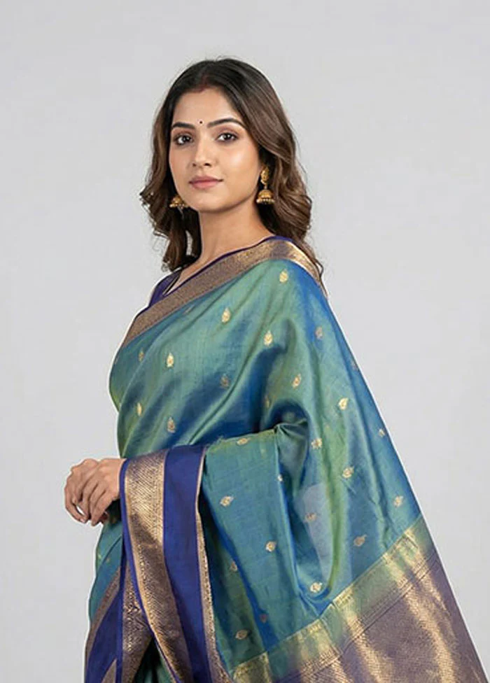 Green Handloom Kanchipuram Pure Silk Saree With Blouse Piece - Image 2
