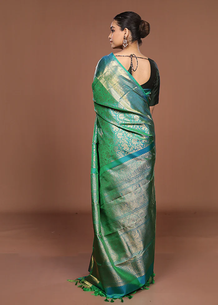 Green Handloom Kanchipuram Pure Silk Saree With Blouse Piece - Image 3