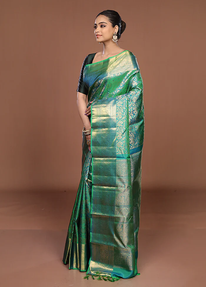 Green Handloom Kanchipuram Pure Silk Saree With Blouse Piece - Image 4