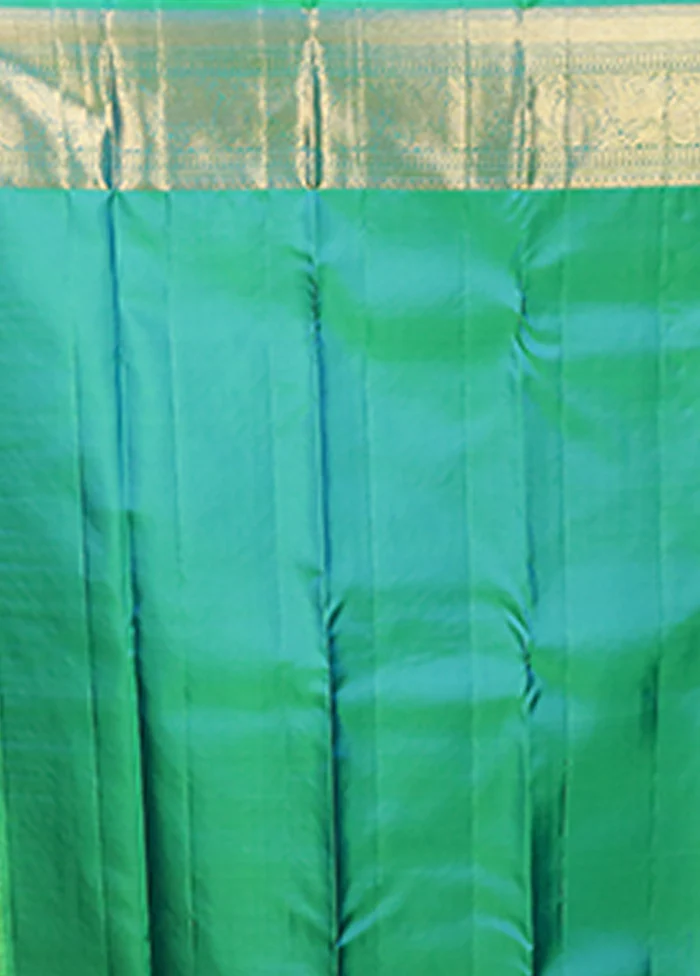 Green Handloom Kanchipuram Pure Silk Saree With Blouse Piece - Image 5