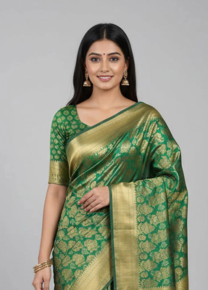 Green Handloom Kanchipuram Pure Silk Saree With Blouse Piece - Image 2