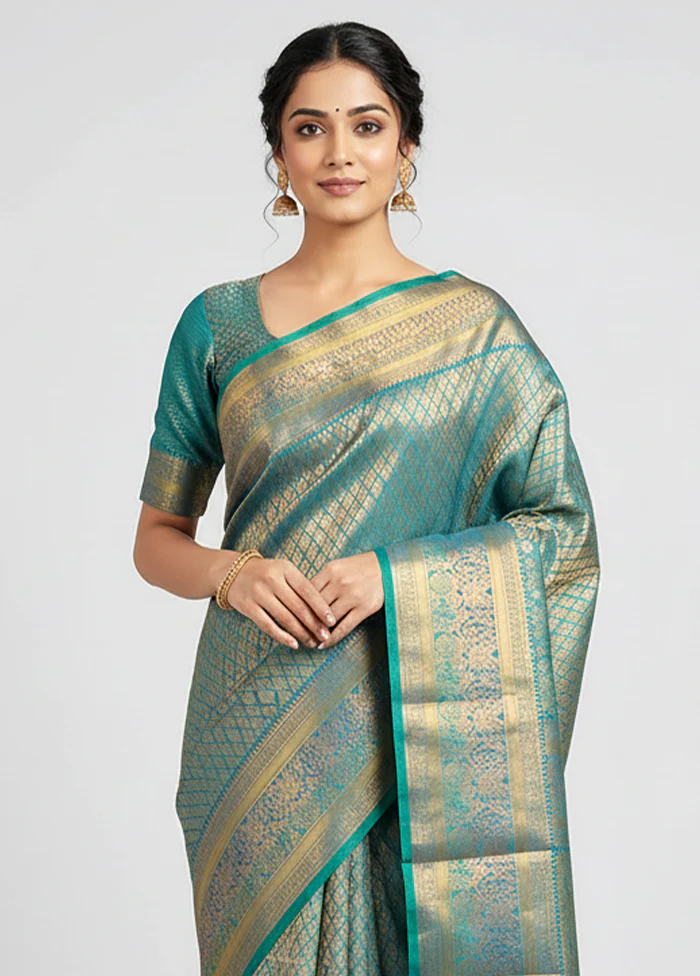 Green Handloom Kanchipuram Pure Silk Saree With Blouse Piece - Image 2