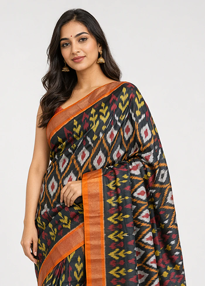Green Handloom Kanchipuram Pure Silk Saree With Blouse Piece - Image 2