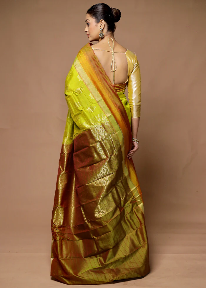 Green Handloom Kanjivaram Pure Silk Saree With Blouse Piece - Image 3