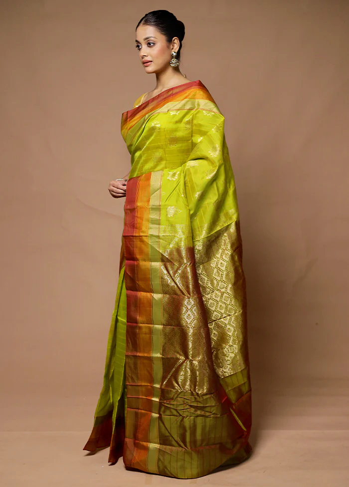 Green Handloom Kanjivaram Pure Silk Saree With Blouse Piece - Image 4