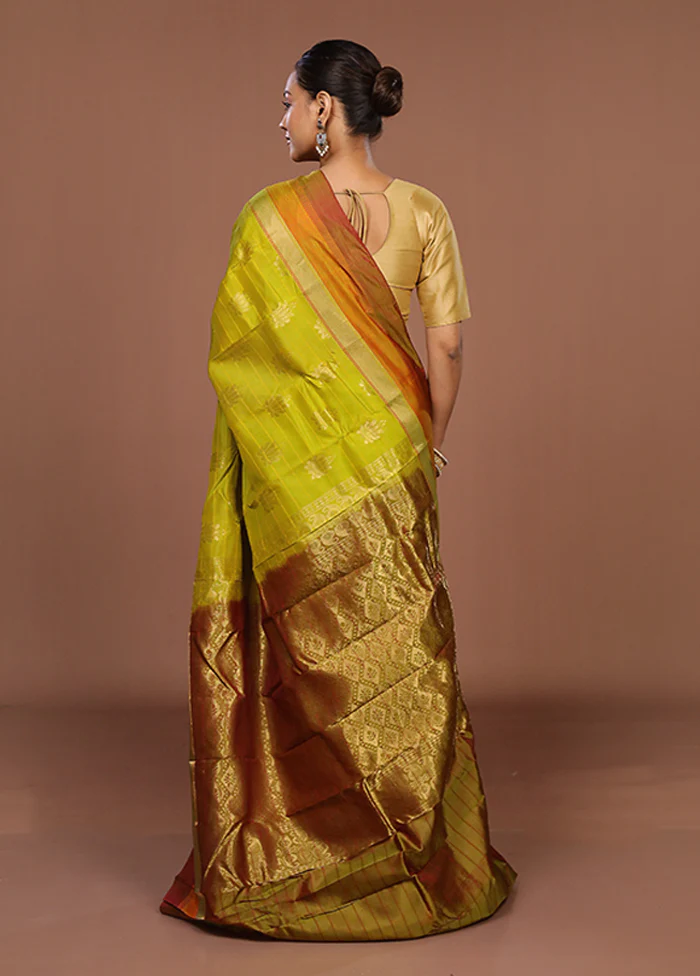 Green Handloom Kanjivaram Pure Silk Saree With Blouse Piece - Image 3