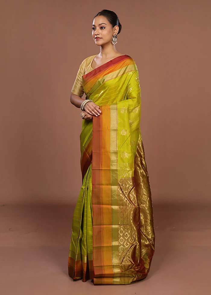 Green Handloom Kanjivaram Pure Silk Saree With Blouse Piece - Image 4