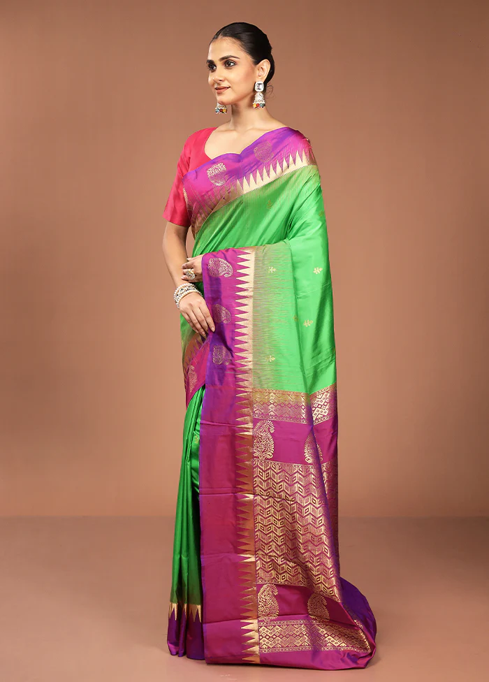 Green Handloom Kanjivaram Pure Silk Saree With Blouse Piece - Image 4