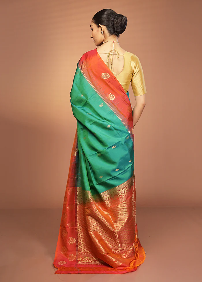 Green Handloom Kanjivaram Pure Silk Saree With Blouse Piece - Image 3