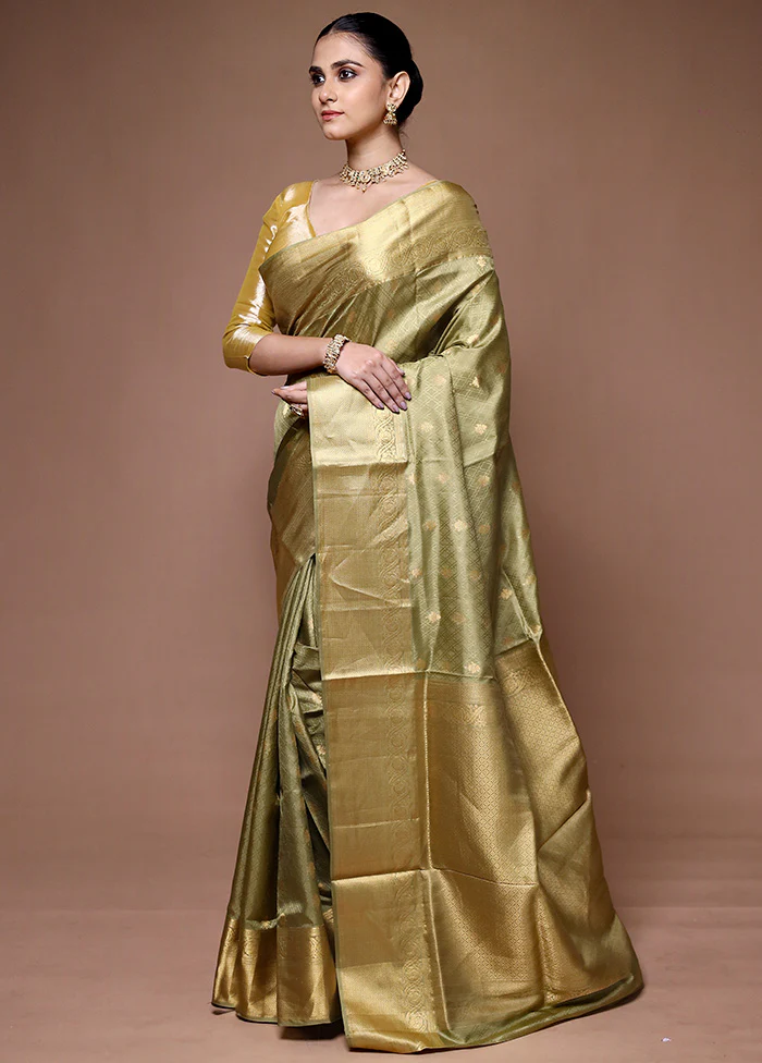 Green Handloom Kanjivaram Pure Silk Saree With Blouse Piece - Image 4