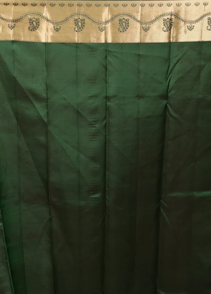 Green Handloom Kanjivaram Pure Silk Saree With Blouse Piece - Image 5