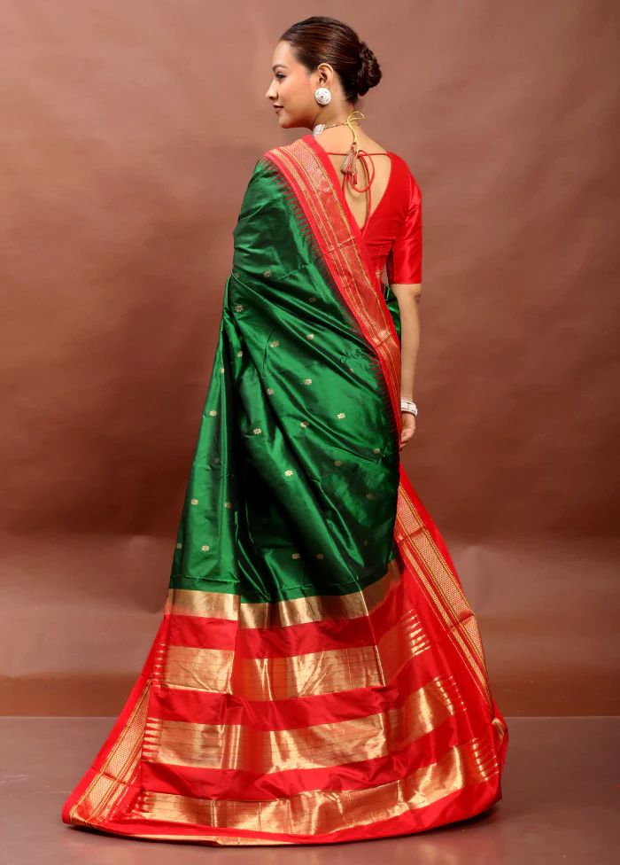 Green Handloom Kanjivaram Pure Silk Saree With Blouse Piece - Image 3