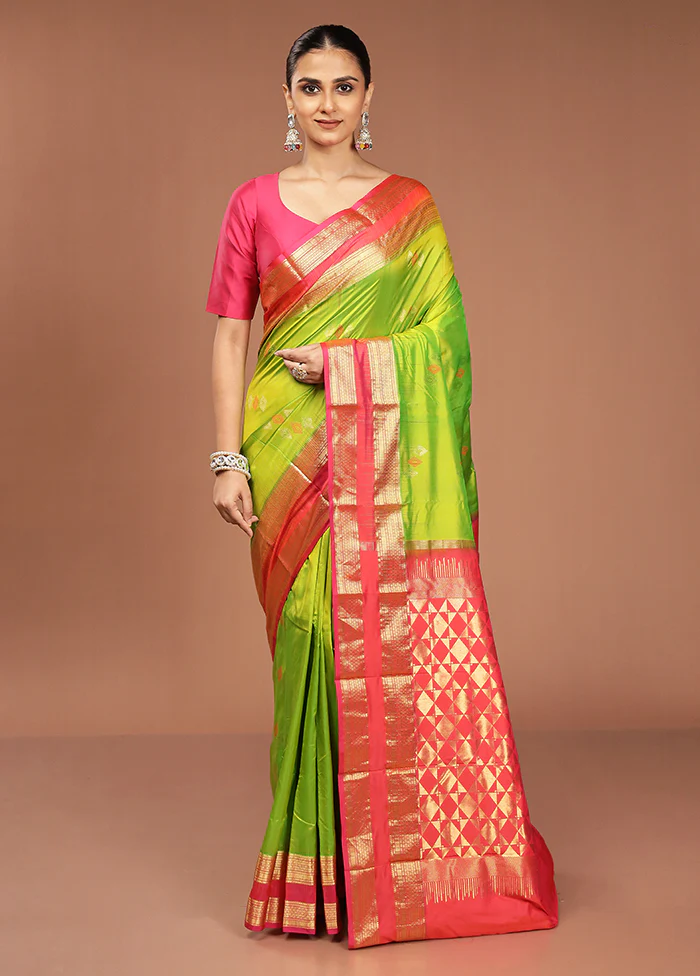 Green Handloom Kanjivaram Pure Silk Saree With Blouse Piece - Image 2