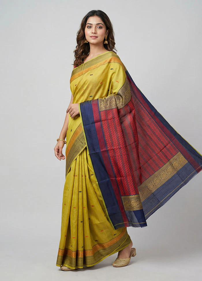 Green Handloom Kanjivaram Silk Saree With Blouse Piece