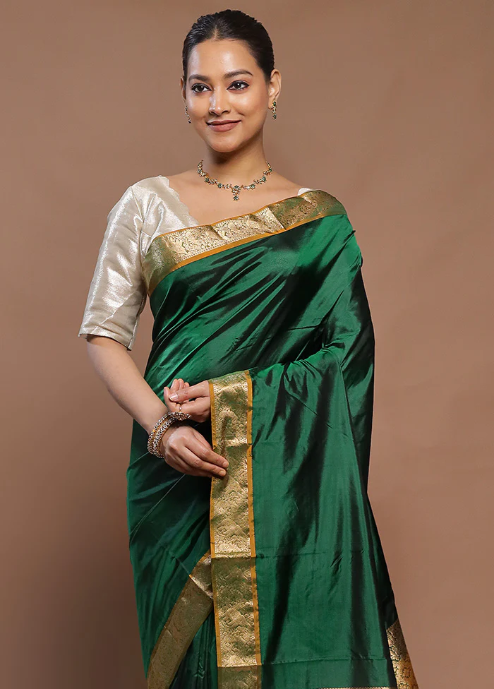 Green Handloom Kanjivaram Pure Silk Saree With Blouse Piece - Image 2