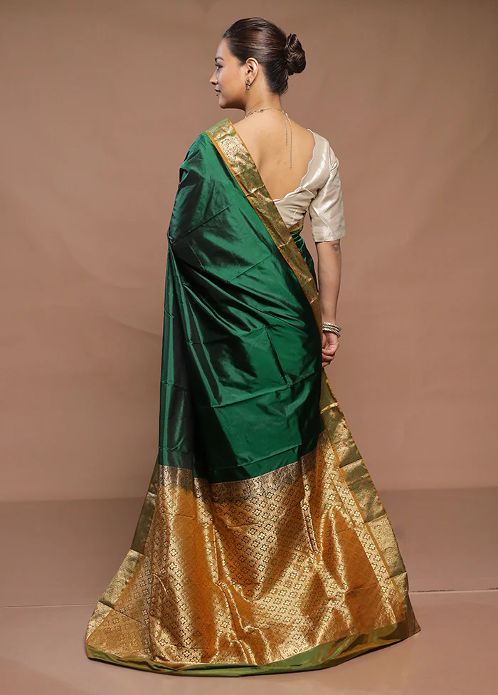 Green Handloom Kanjivaram Pure Silk Saree With Blouse Piece - Image 3