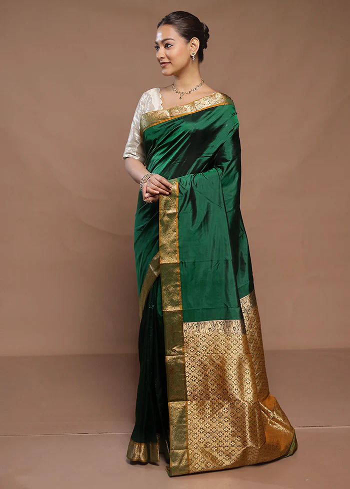 Green Handloom Kanjivaram Pure Silk Saree With Blouse Piece - Image 4