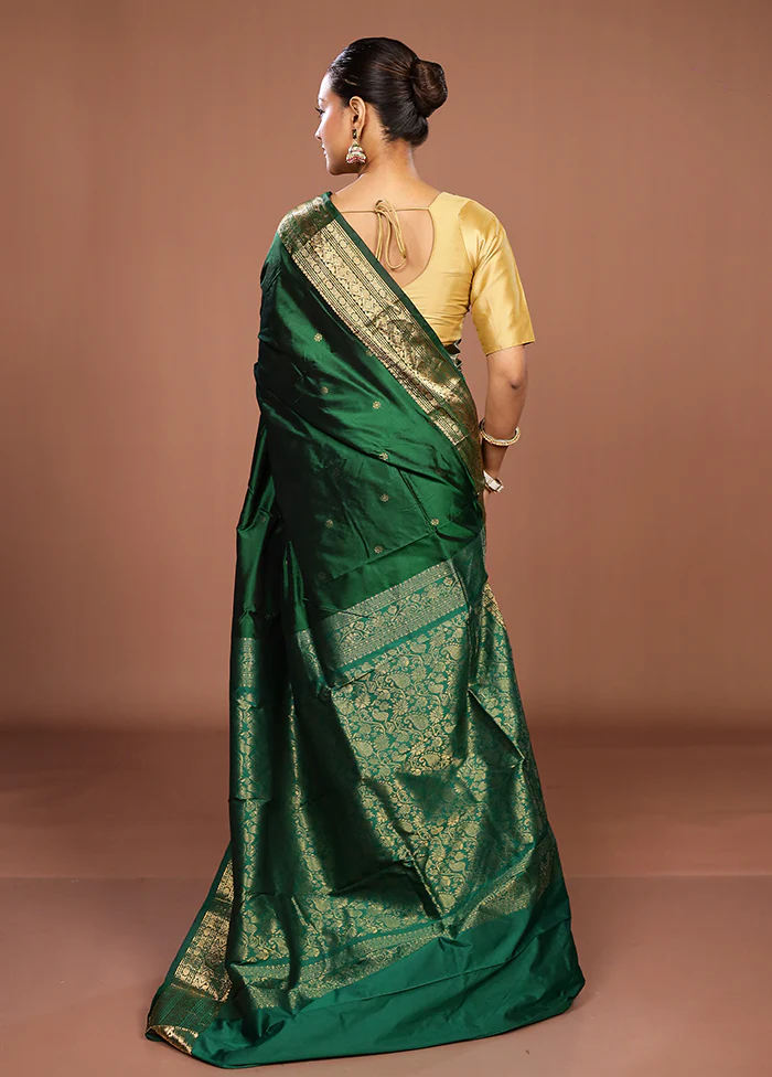 Green Handloom Kanjivaram Pure Silk Saree With Blouse Piece - Image 3
