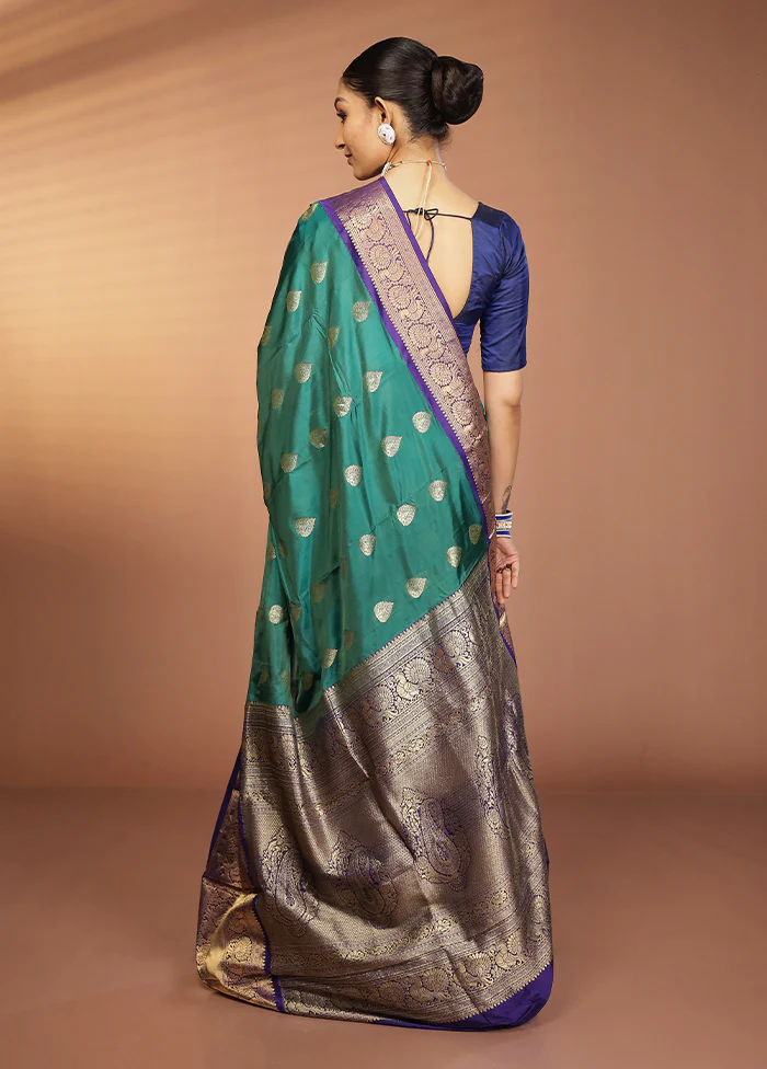 Green Handloom Kanjivaram Pure Silk Saree With Blouse Piece - Image 3