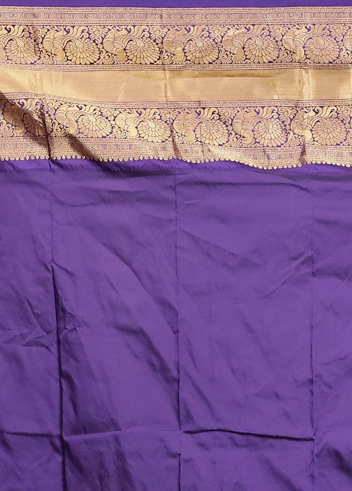 Green Handloom Kanjivaram Pure Silk Saree With Blouse Piece - Image 5
