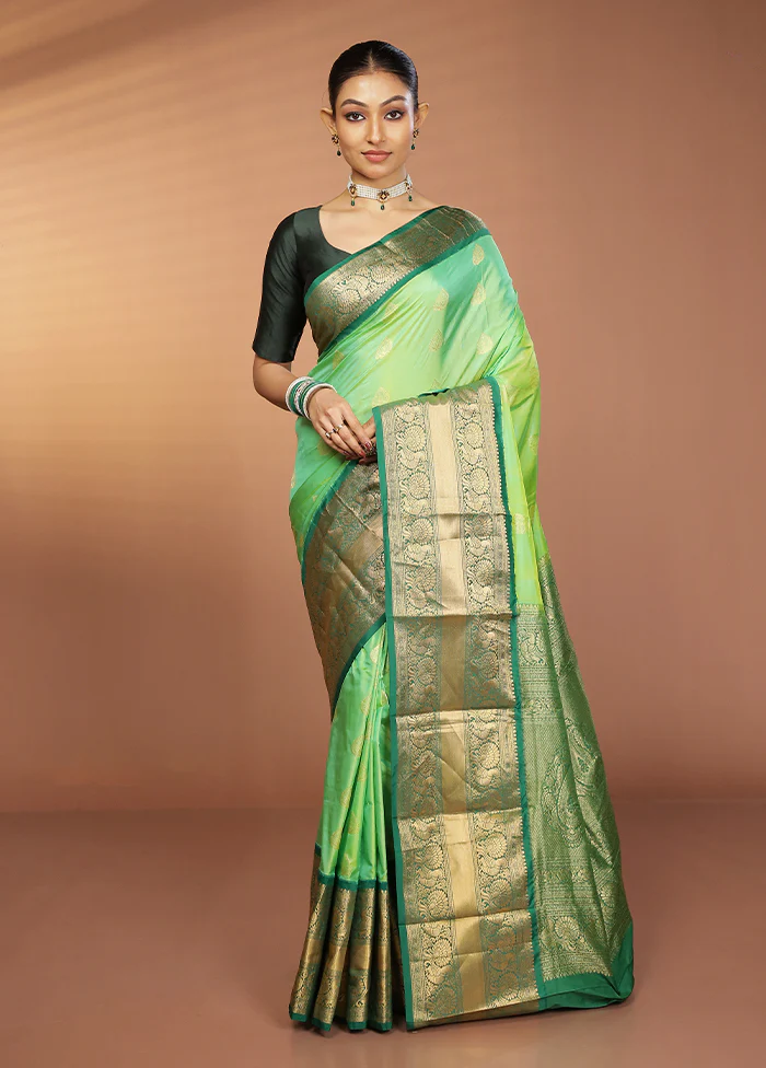 Green Handloom Kanjivaram Pure Silk Saree With Blouse Piece - Image 2