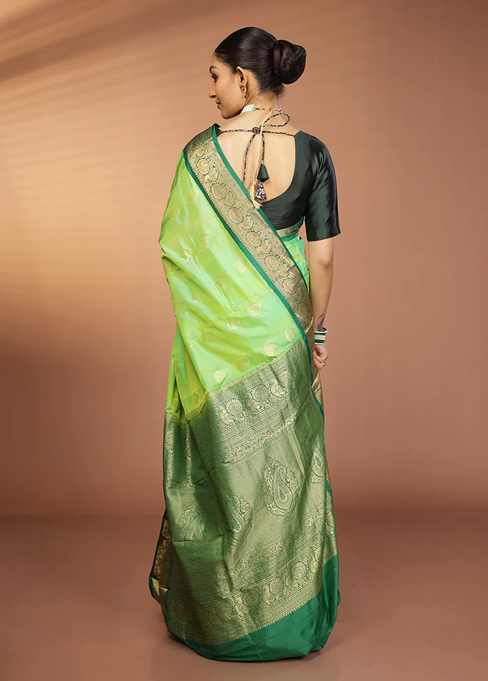 Green Handloom Kanjivaram Pure Silk Saree With Blouse Piece - Image 3