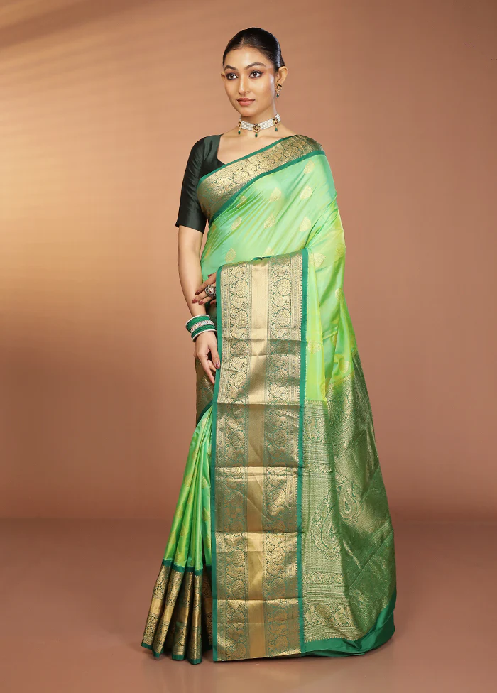 Green Handloom Kanjivaram Pure Silk Saree With Blouse Piece - Image 4