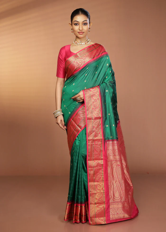 Green Handloom Kanjivaram Pure Silk Saree With Blouse Piece - Image 2