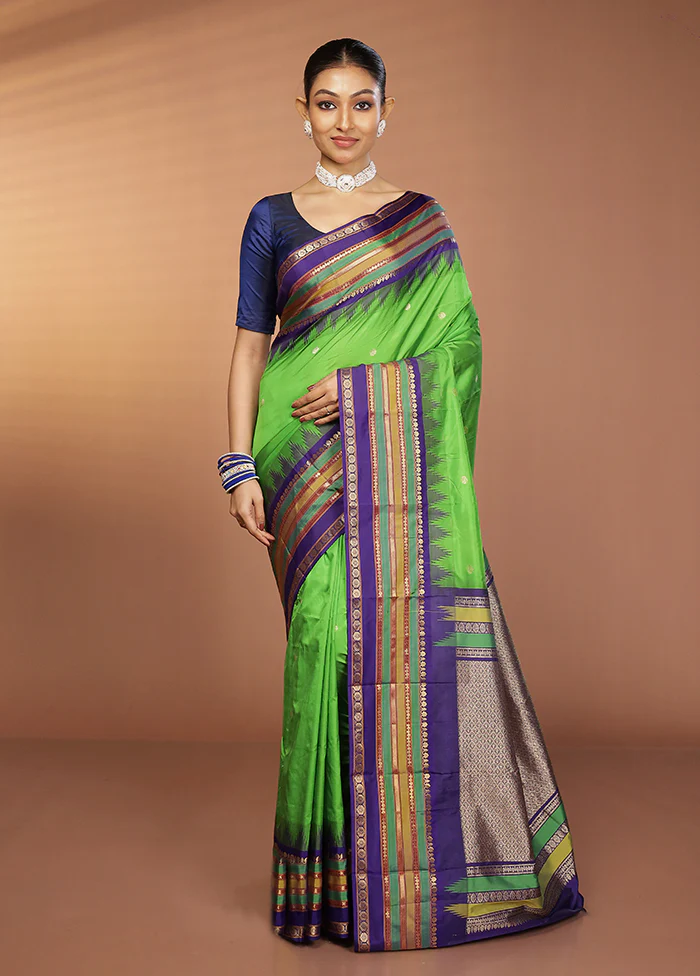 Green Handloom Kanjivaram Pure Silk Saree With Blouse Piece - Image 2