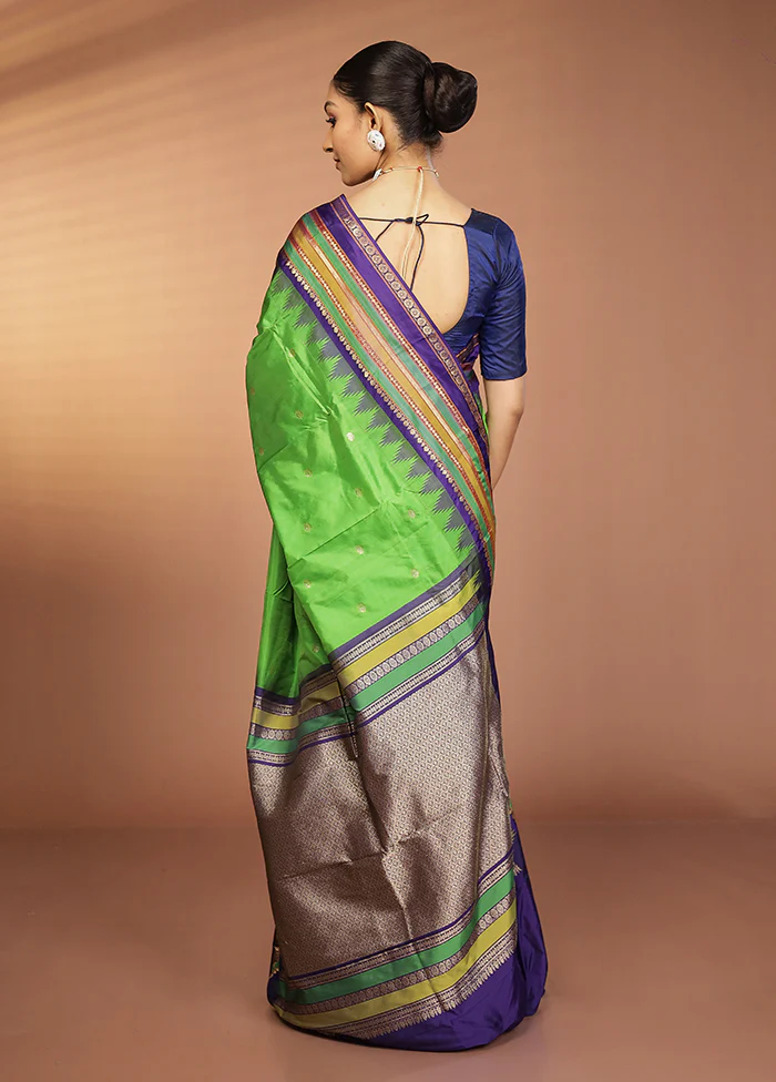 Green Handloom Kanjivaram Pure Silk Saree With Blouse Piece - Image 3