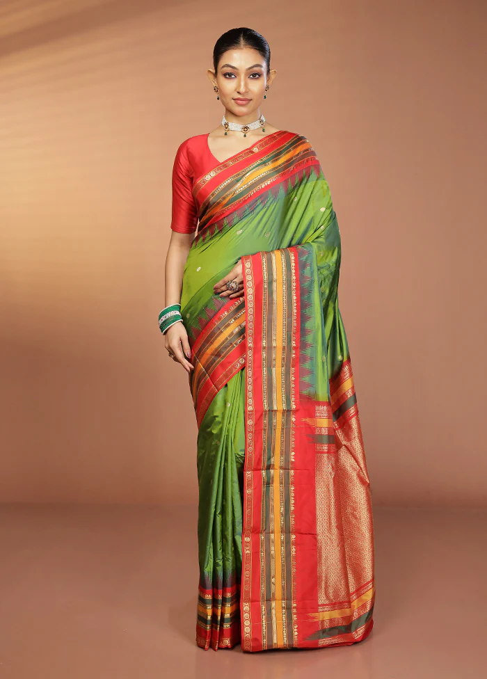 Green Handloom Kanjivaram Pure Silk Saree With Blouse Piece - Image 2