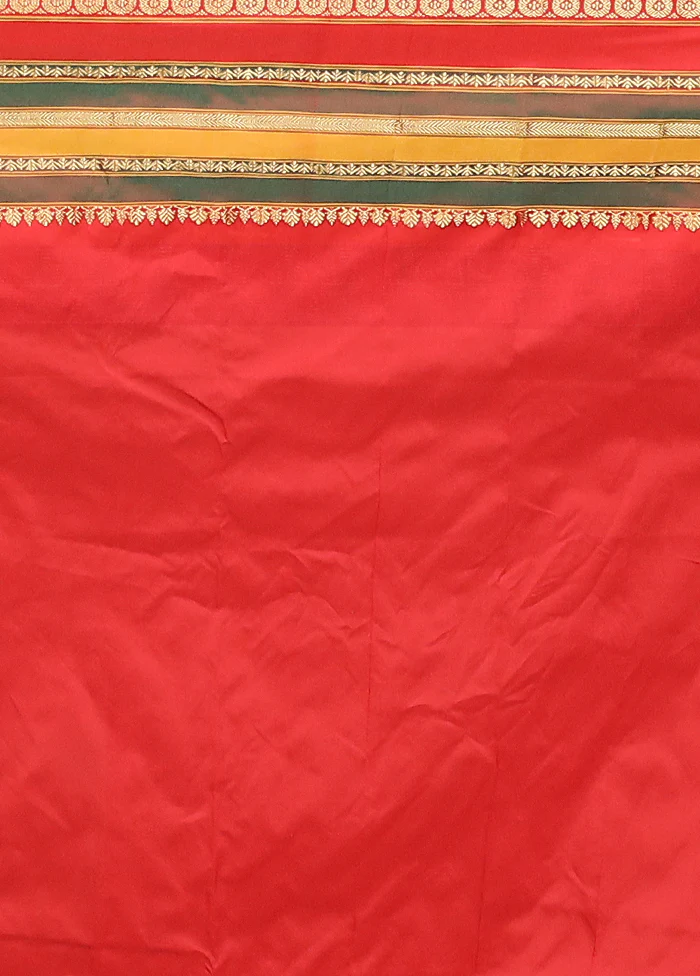 Green Handloom Kanjivaram Pure Silk Saree With Blouse Piece - Image 5