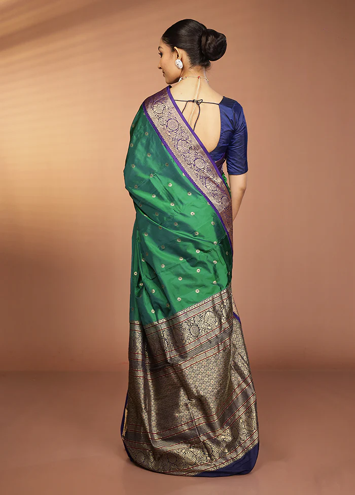 Green Handloom Kanjivaram Pure Silk Saree With Blouse Piece - Image 3