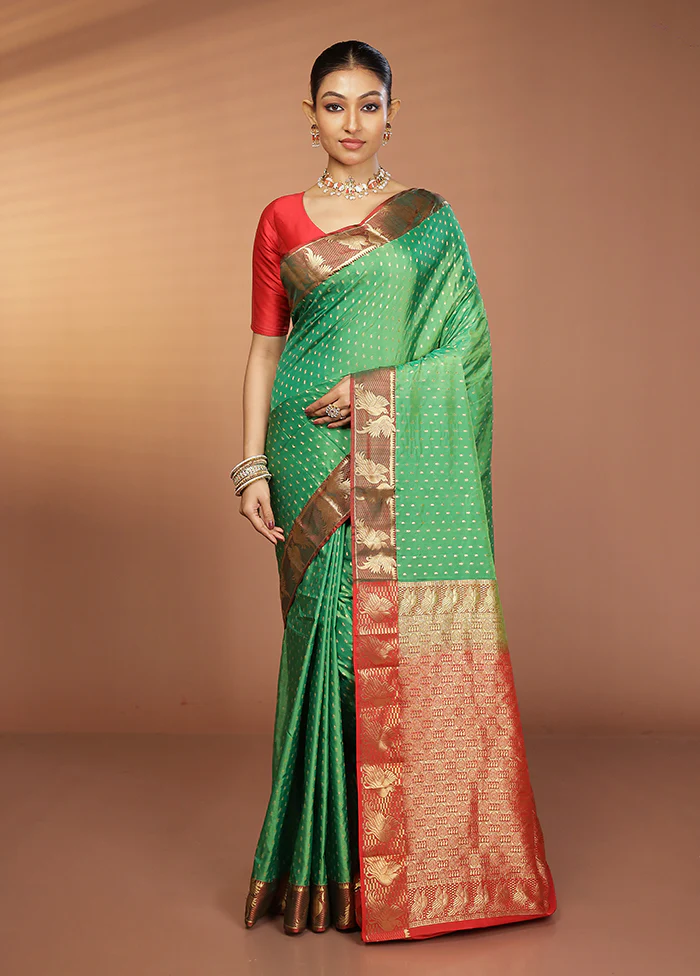 Green Handloom Kanjivaram Silk Saree With Blouse Piece - Image 2