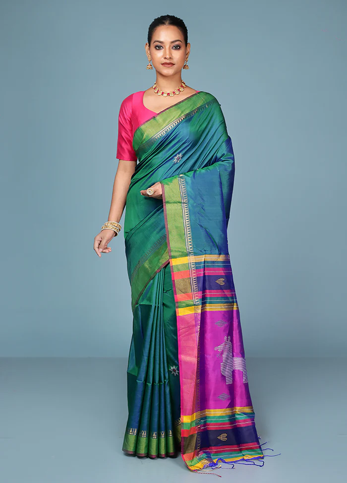 Green Handloom Kanjivaram Pure Silk Saree With Blouse Piece - Image 2