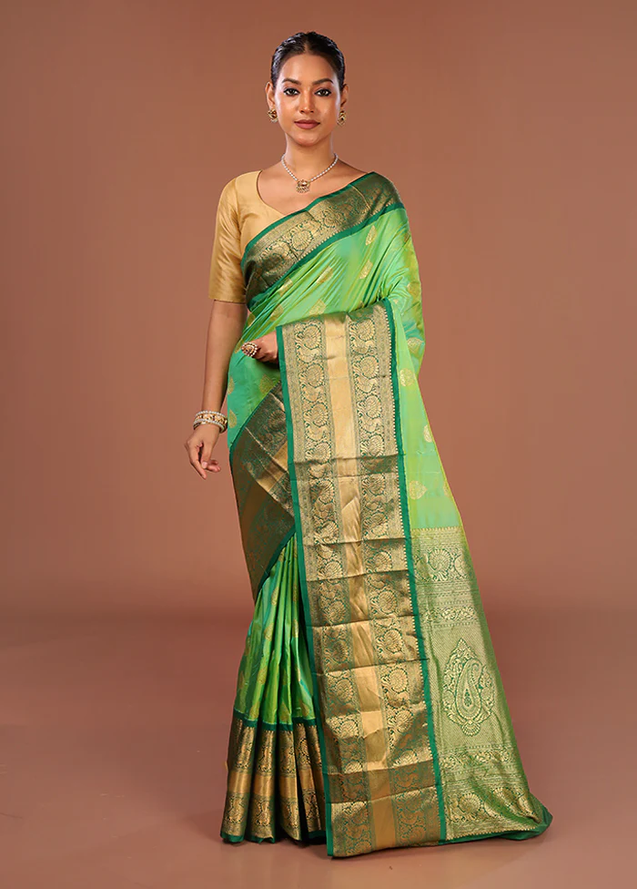 Green Handloom Kanjivaram Pure Silk Saree With Blouse Piece - Image 2