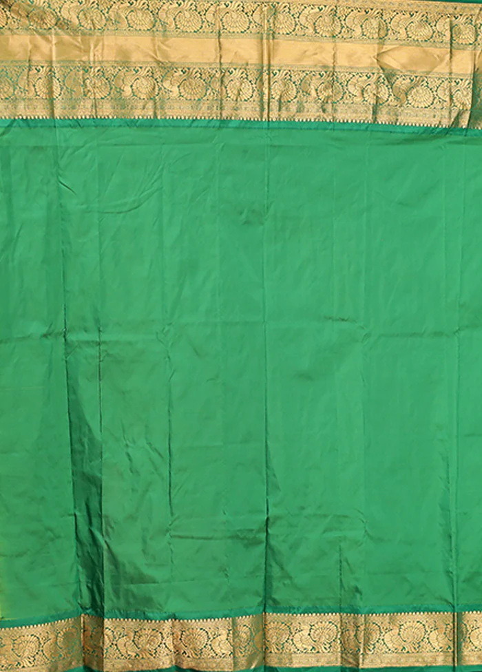 Green Handloom Kanjivaram Pure Silk Saree With Blouse Piece - Image 5