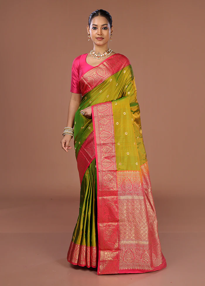 Green Handloom Kanjivaram Pure Silk Saree With Blouse Piece - Image 2