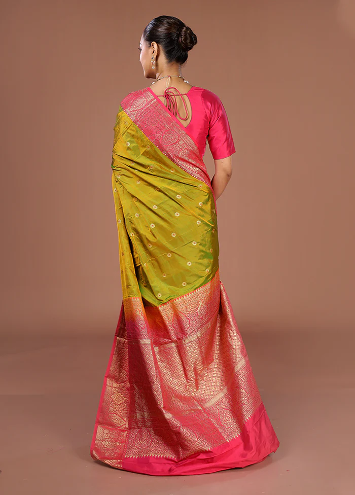 Green Handloom Kanjivaram Pure Silk Saree With Blouse Piece - Image 3