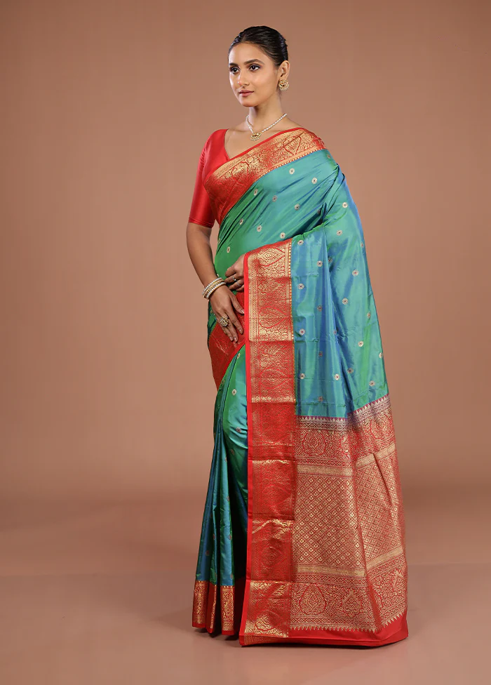 Green Handloom Kanjivaram Pure Silk Saree With Blouse Piece - Image 4