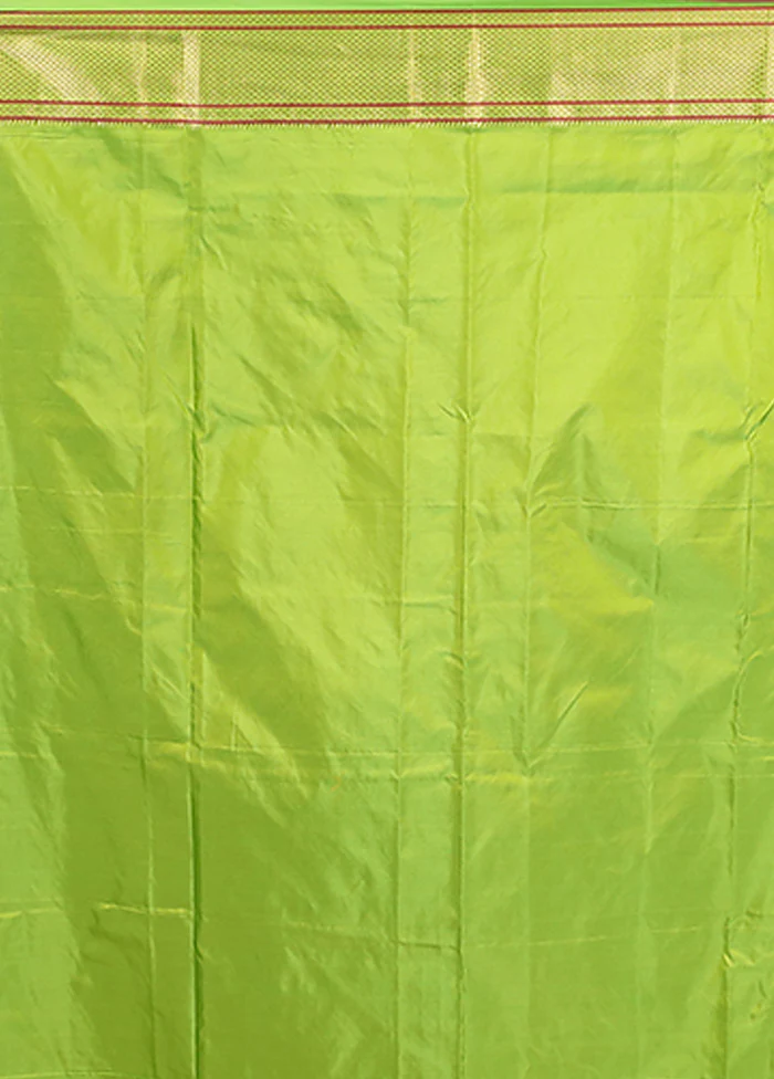 Green Handloom Kanjivaram Pure Silk Saree With Blouse Piece - Image 5