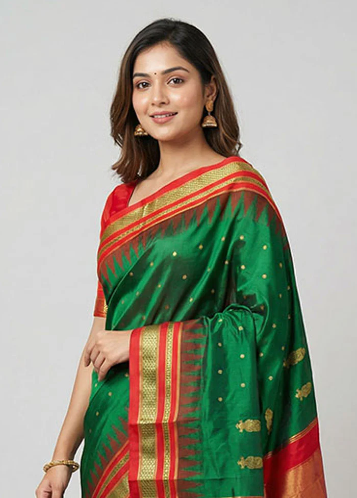 Green Handloom Kanjivaram Pure Silk Saree With Blouse Piece - Image 2
