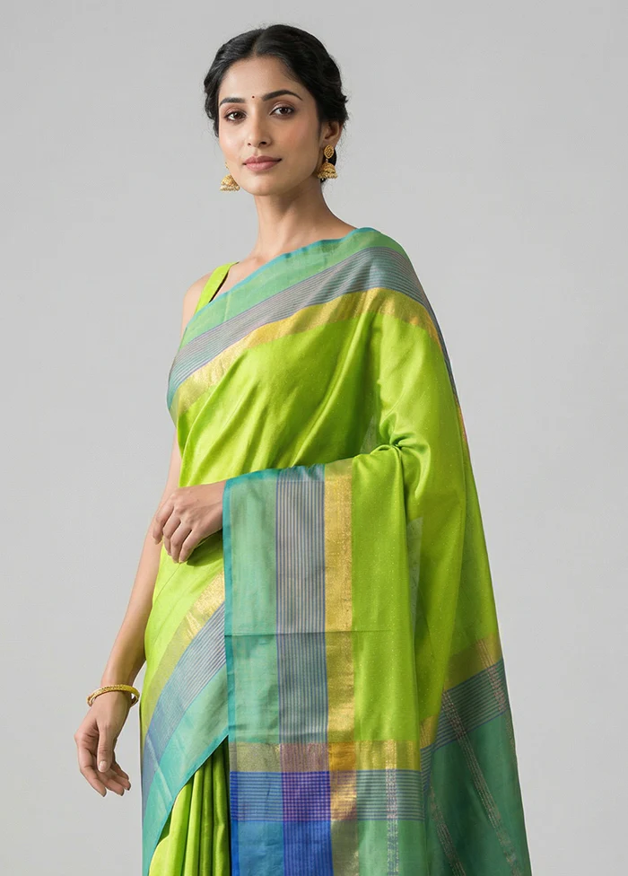 Green Handloom Kanjivaram Silk Saree With Blouse Piece - Image 2