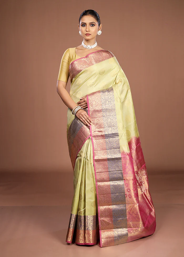 Green Handloom Kanjivaram Pure Silk Saree With Blouse Piece - Image 2
