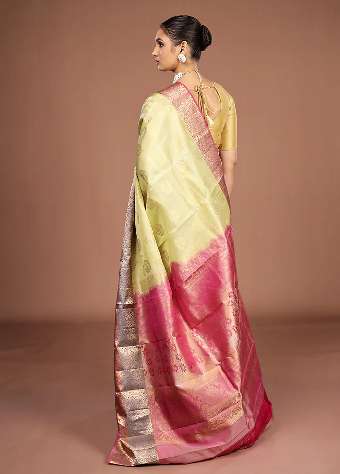Green Handloom Kanjivaram Pure Silk Saree With Blouse Piece - Image 3